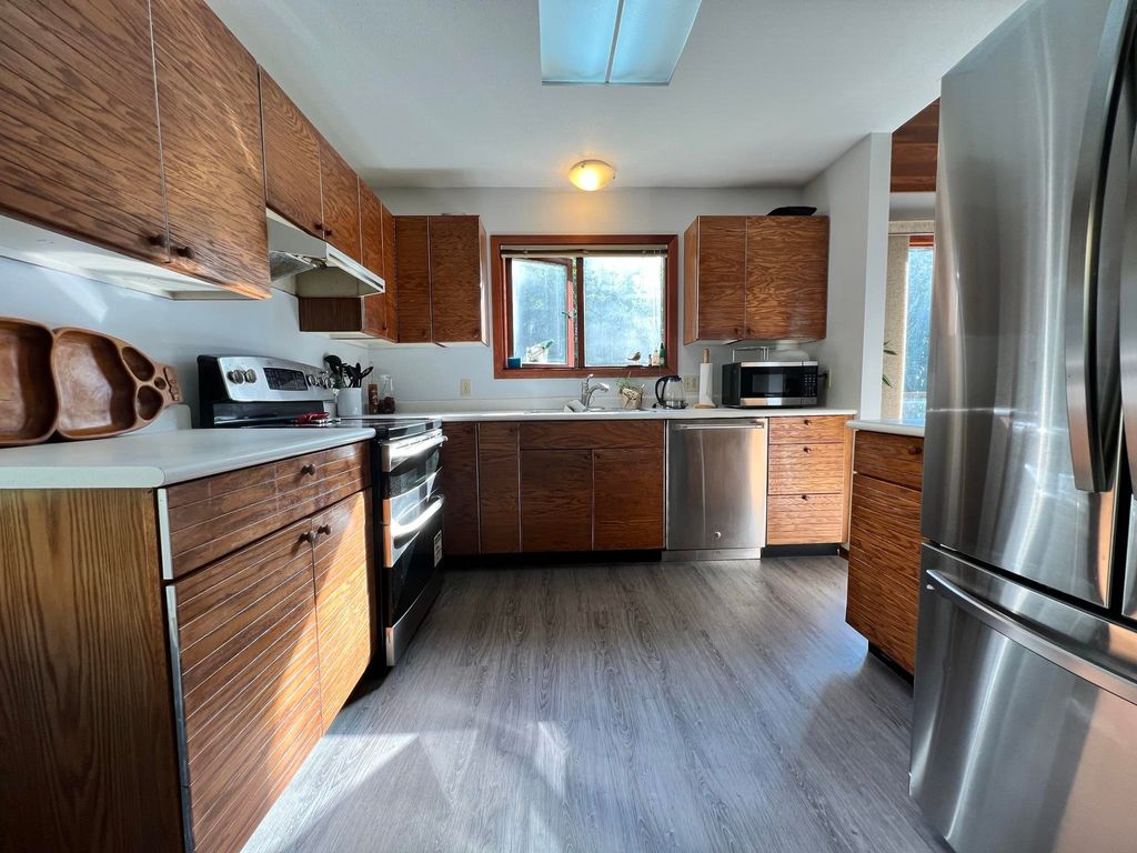 listing image 1100262995239209730