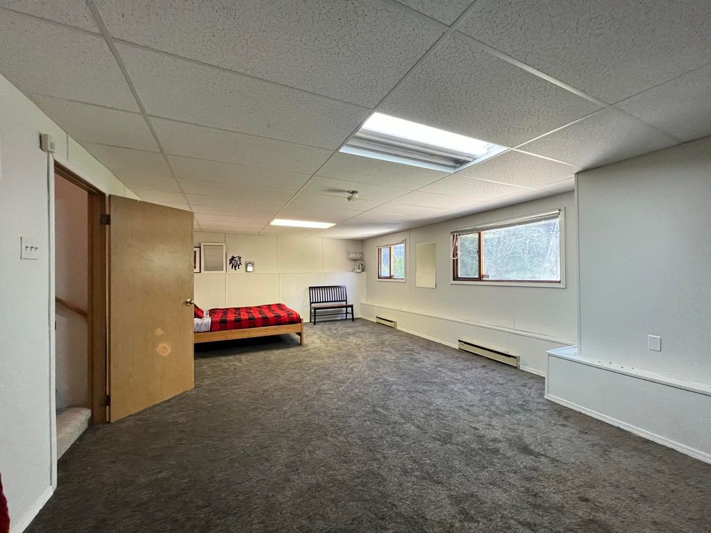 listing image 1102228425542179977