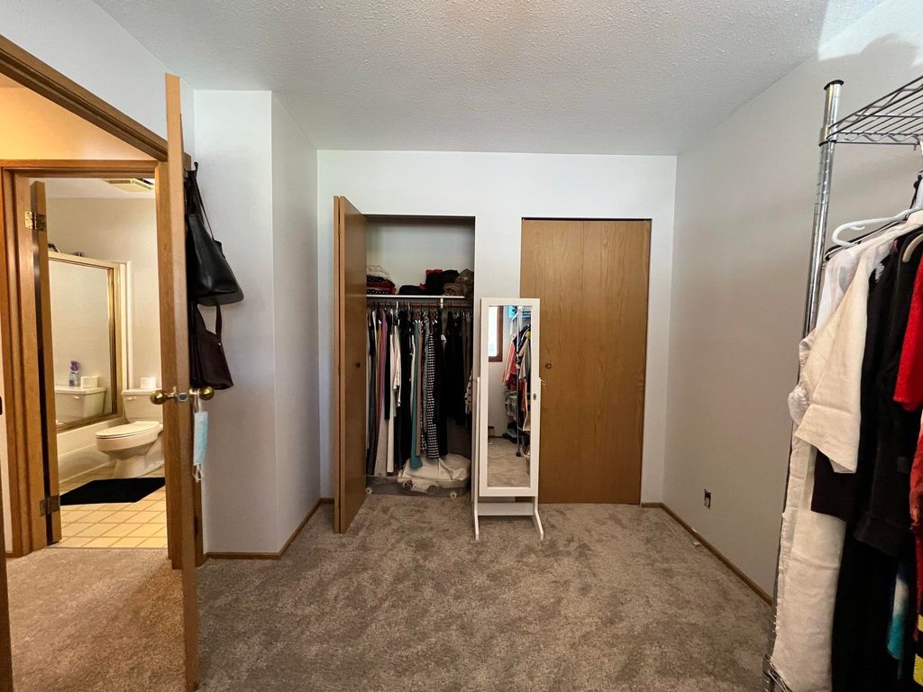 listing image 1109716925505502136