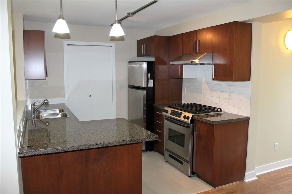 listing image 1104503201875404473