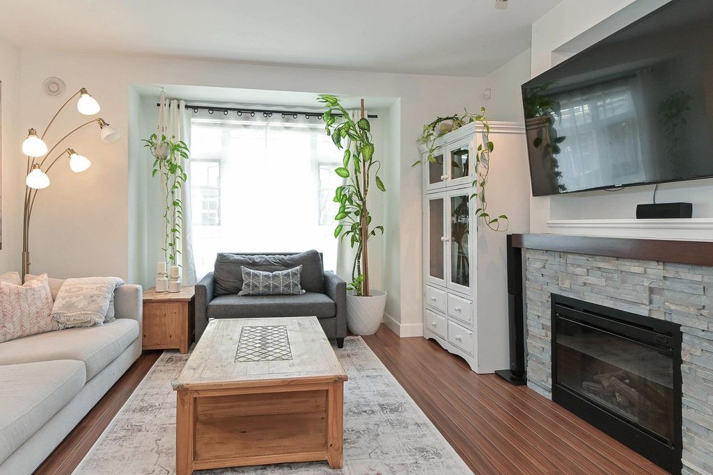 listing image 1103447654309559114