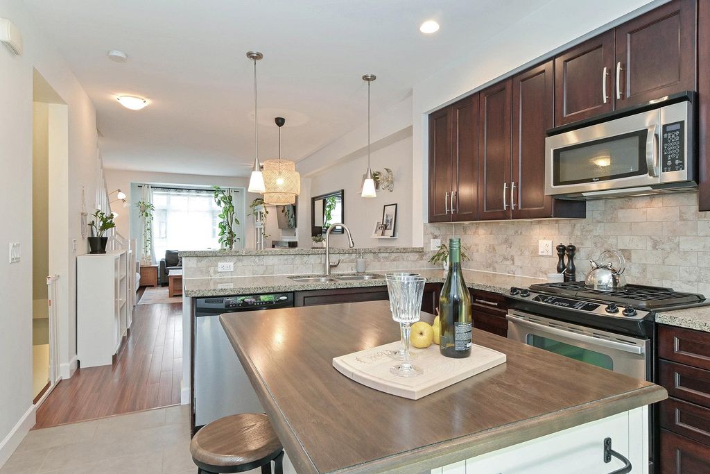 listing image 1103704331573248713