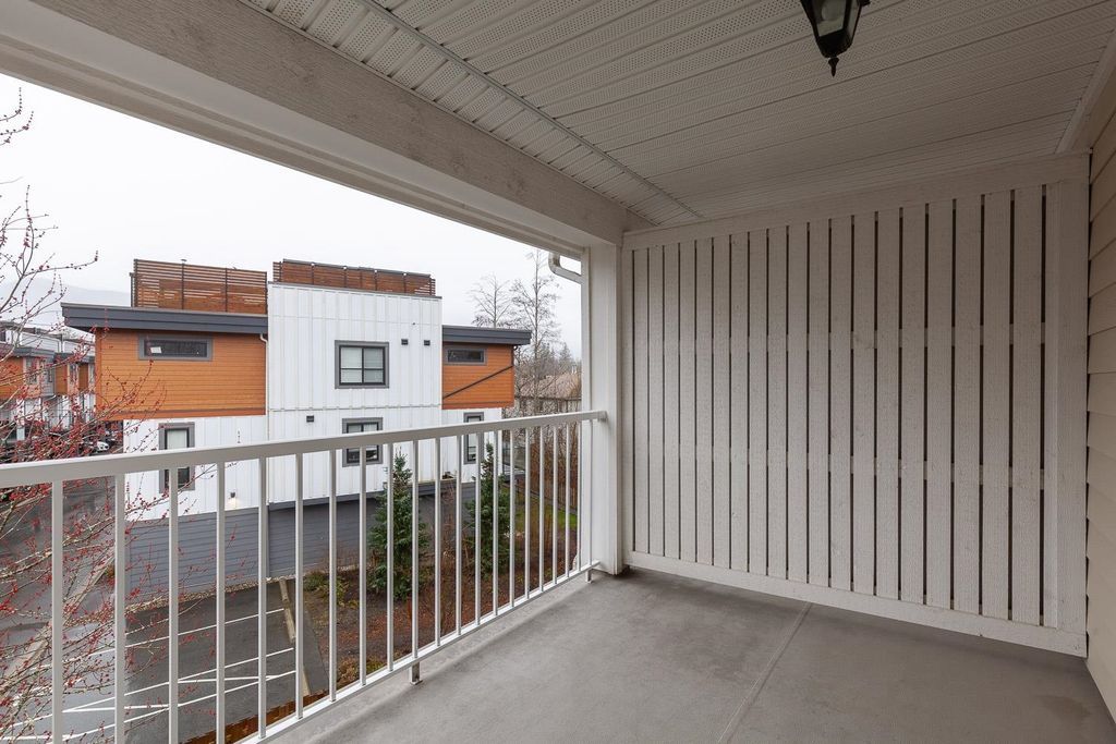 listing image 1104588203804287888