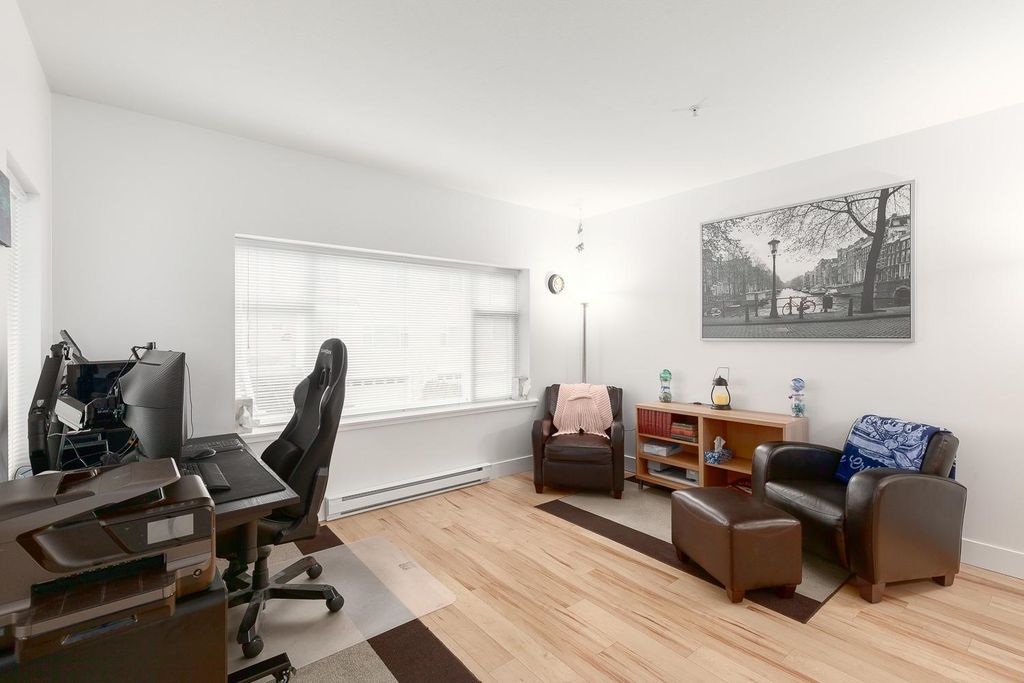 listing image 1100750623489202581