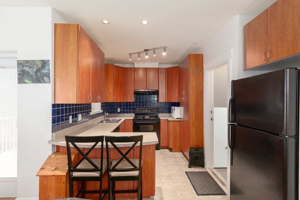 listing image 1100300639528935405