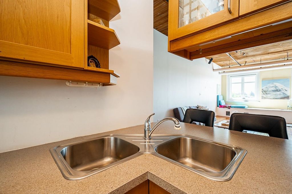 listing image 1108086694960521831