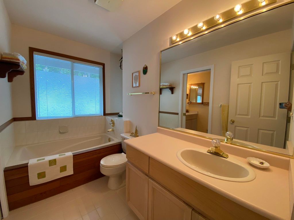 listing image 1103837767655220694