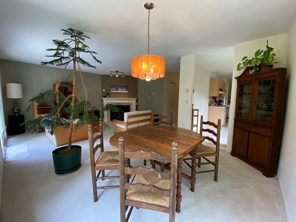 listing image 1102959288775171132