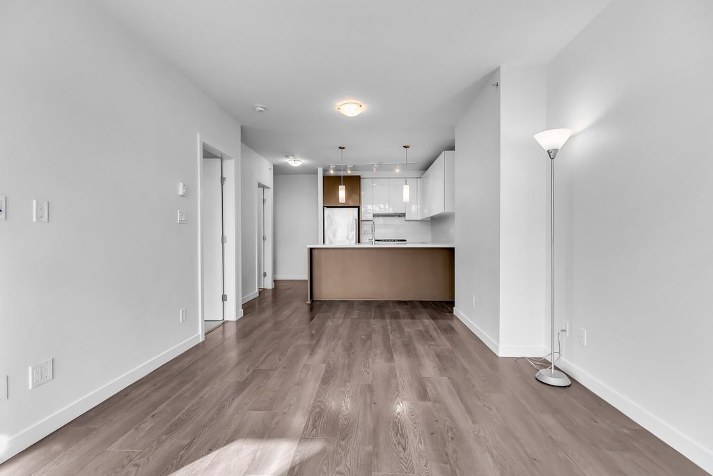 listing image 1108114484784311229