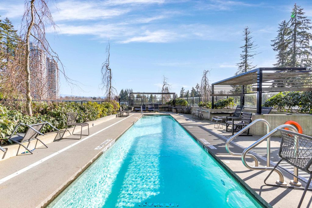 listing image 1101541597102167605