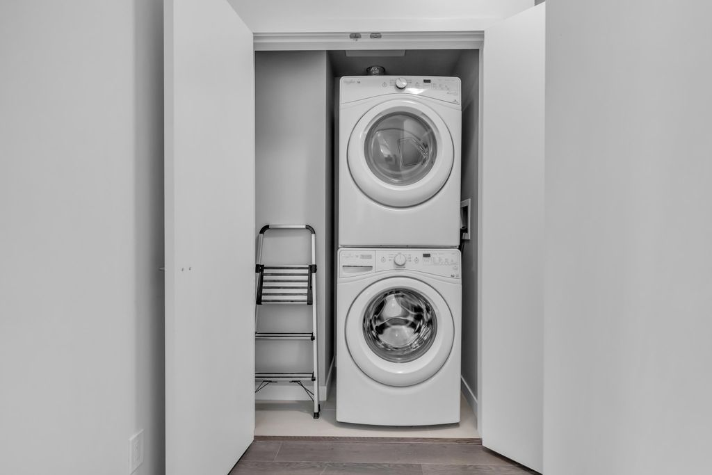 listing image 1106162434846096244