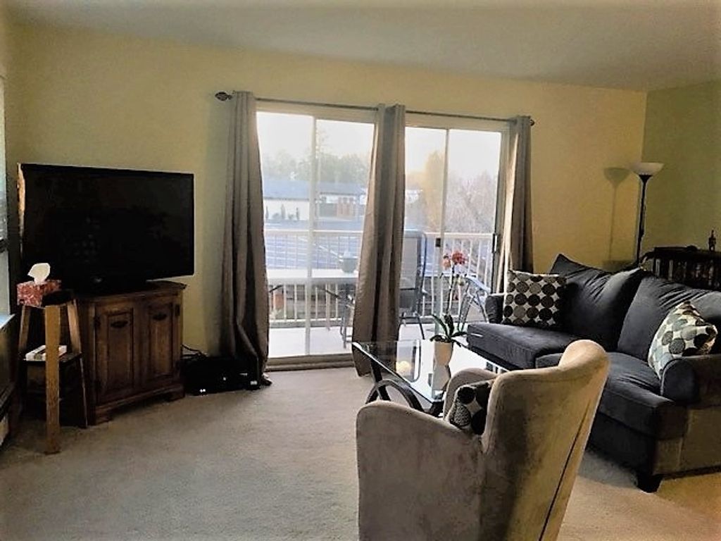 listing image 1103768006704623098