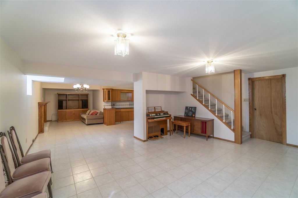 listing image 1100188113399282085