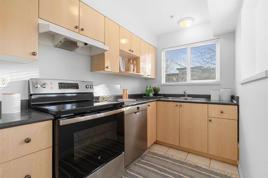 listing image 1106038275142802221