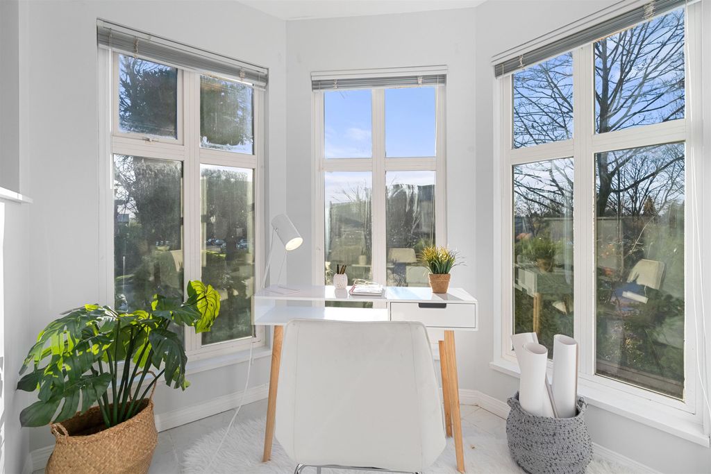 listing image 1100344118818098785