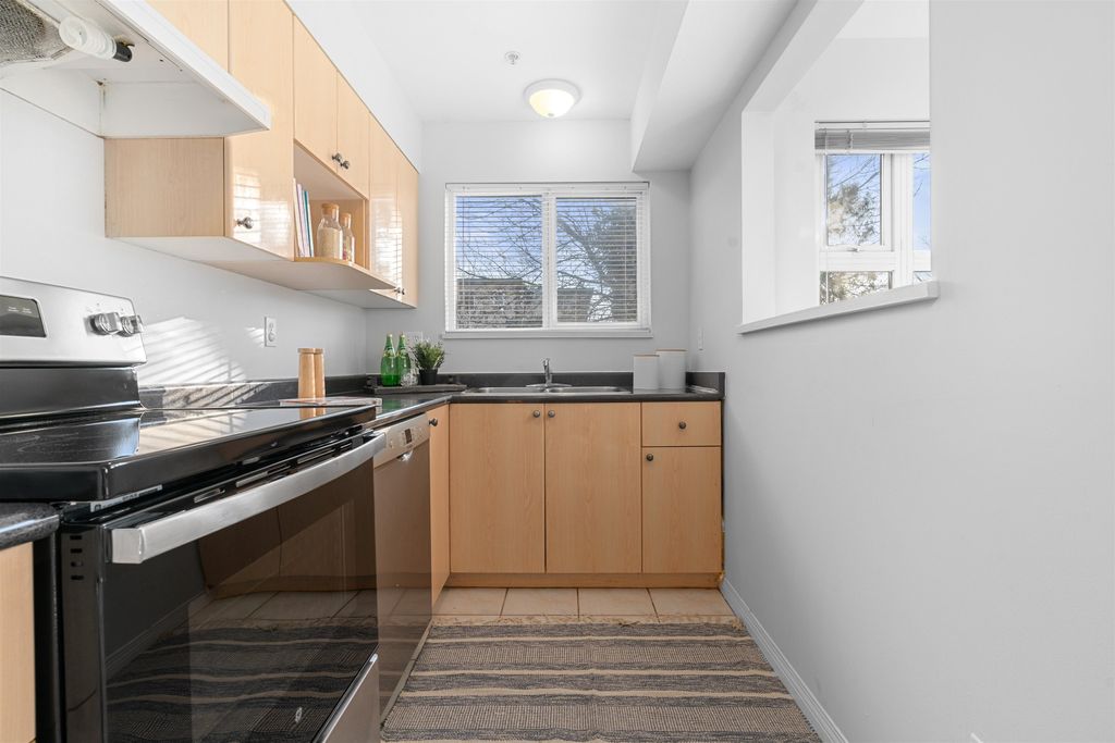 listing image 1102758286684138872