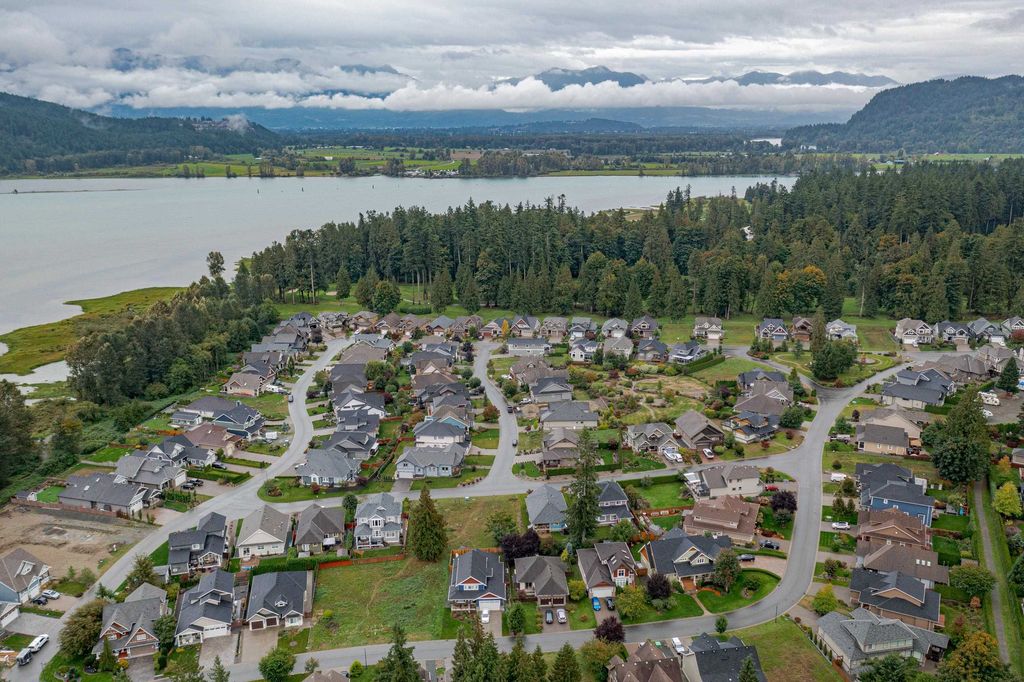 listing image 1105340491794479430