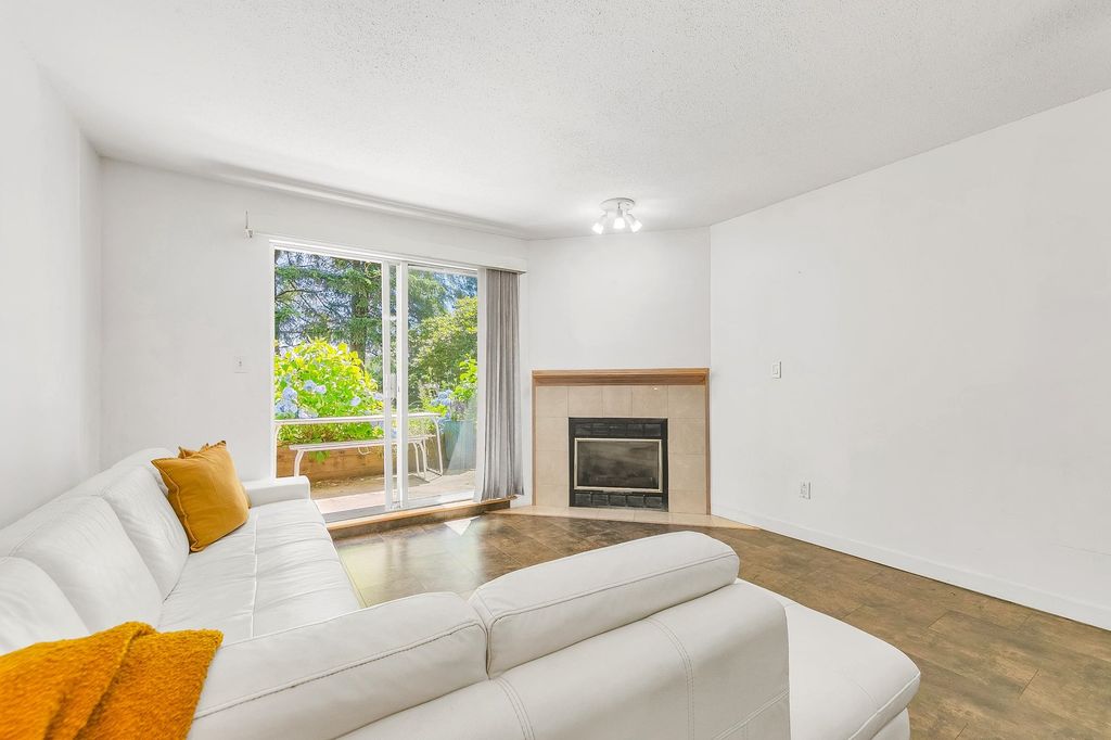 listing image 1102888315365582320