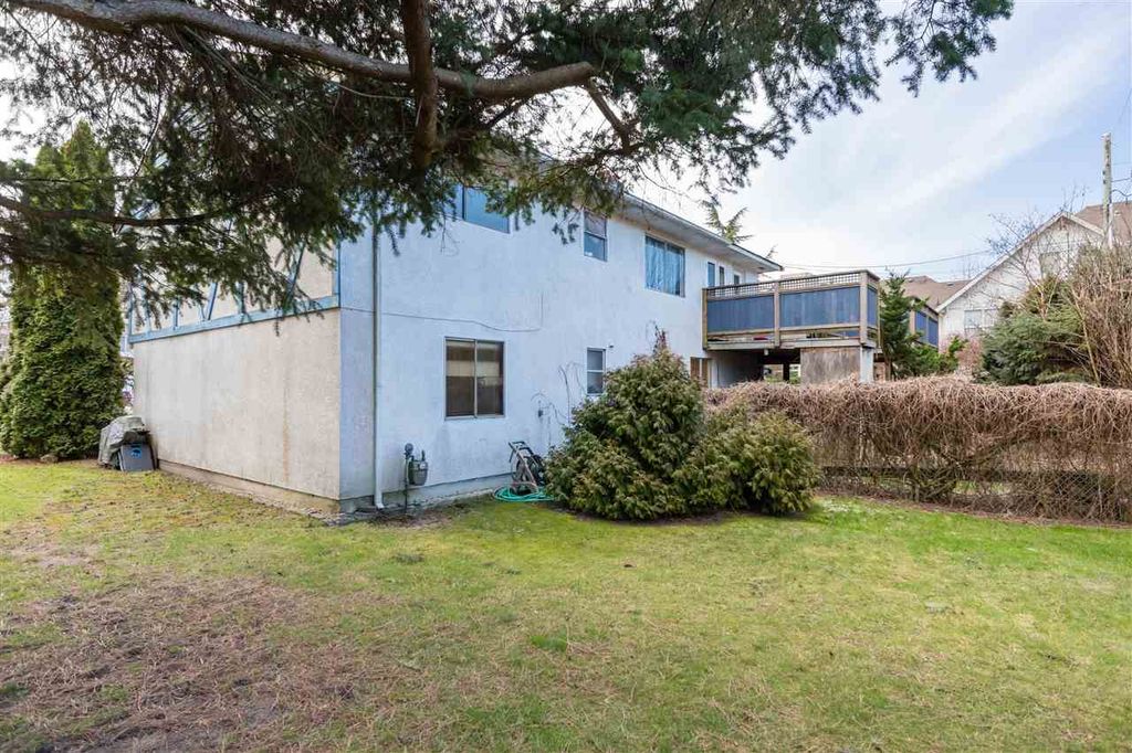 listing image 1106221160796588105