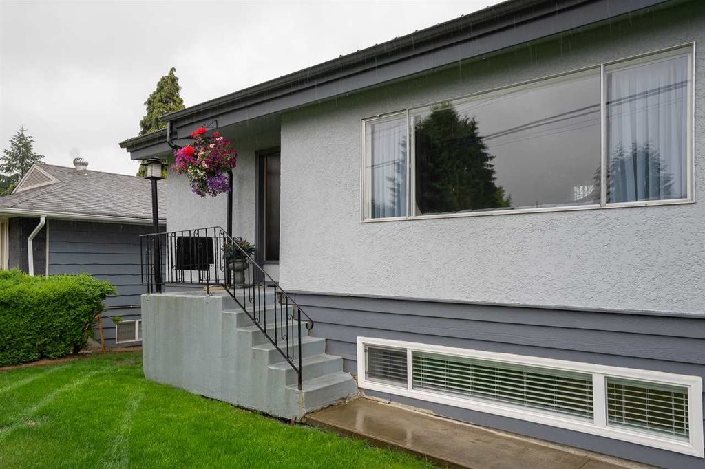 listing image 1100247130446287429