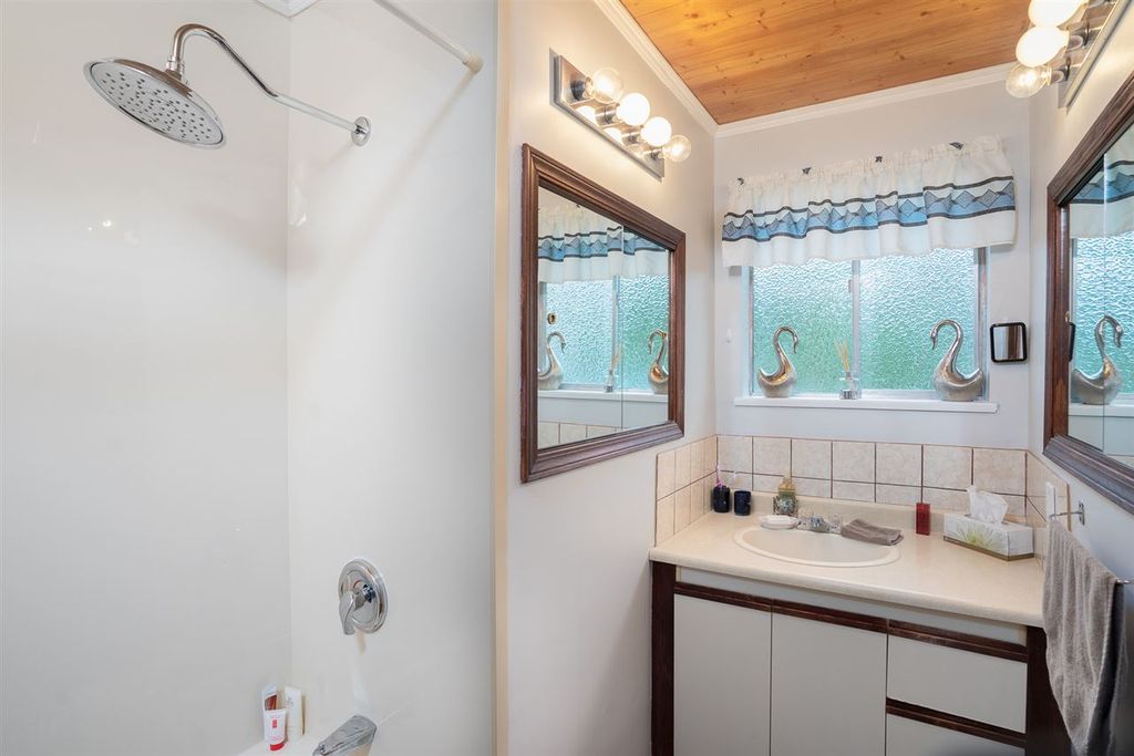 listing image 1104457345958943702