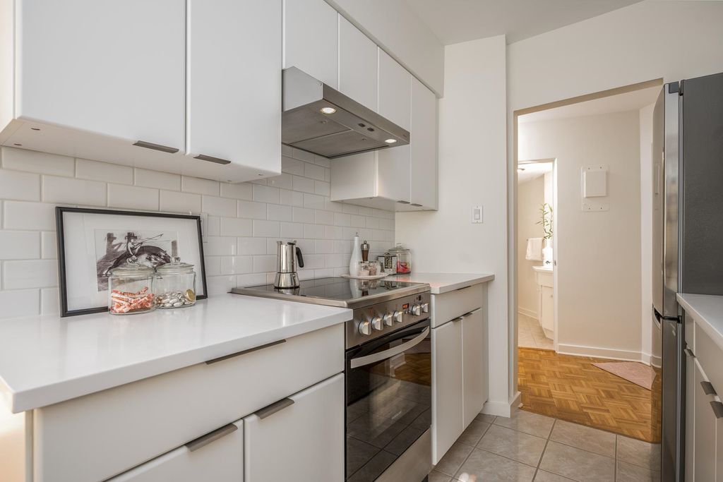 listing image 1105236640839583947