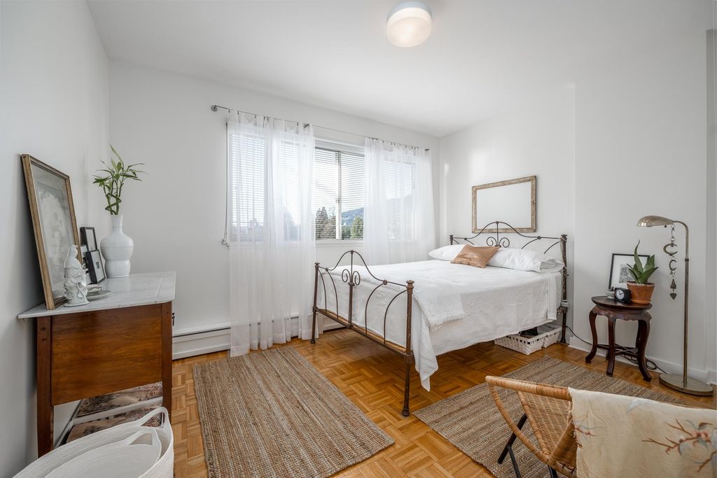 listing image 1100302396922342211