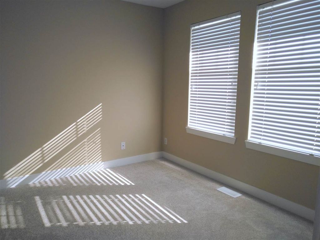 listing image 1104990733600782796