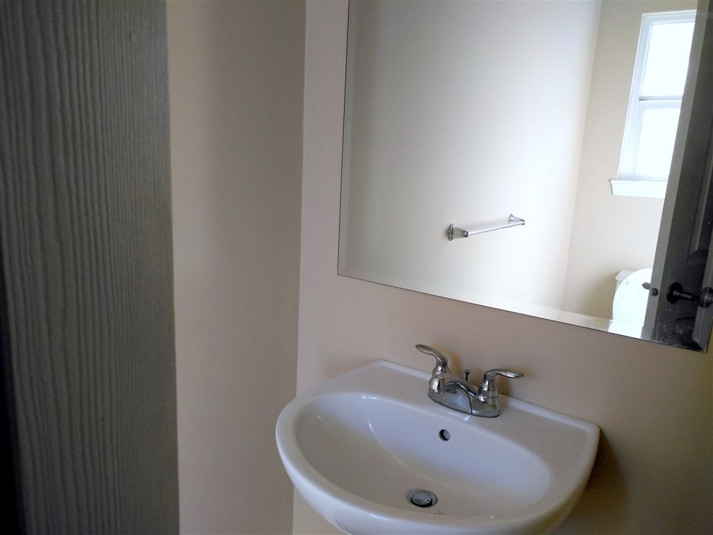 listing image 1103457070410482855