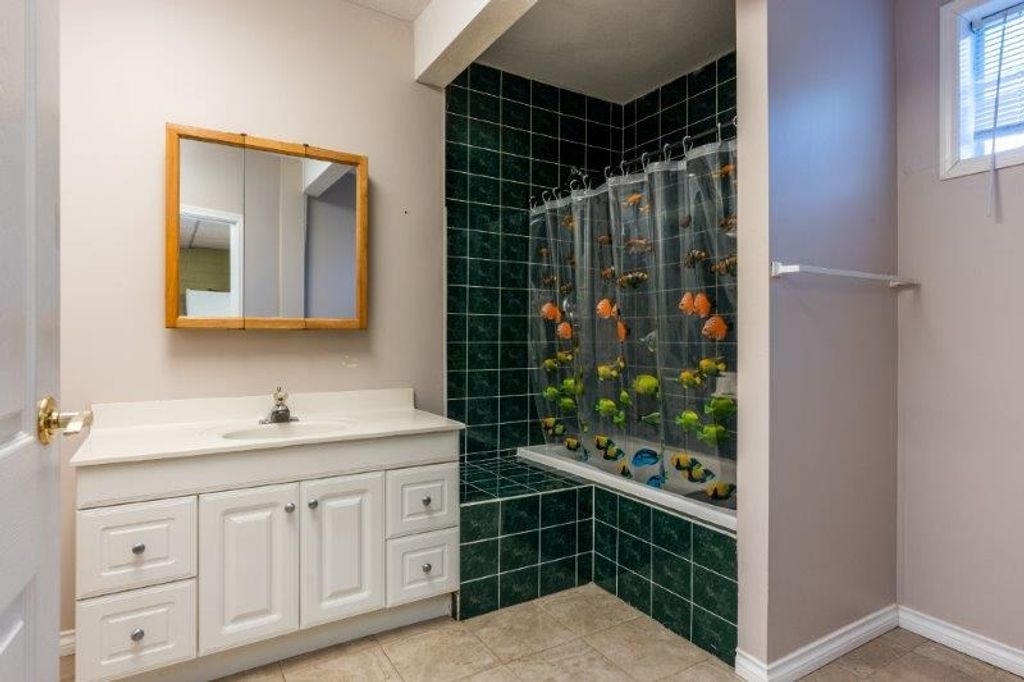 listing image 1105915931698939651