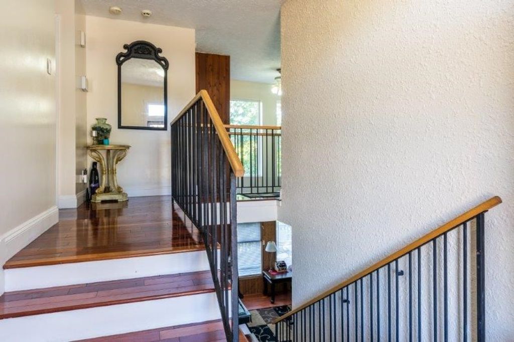 listing image 1103637911592939592