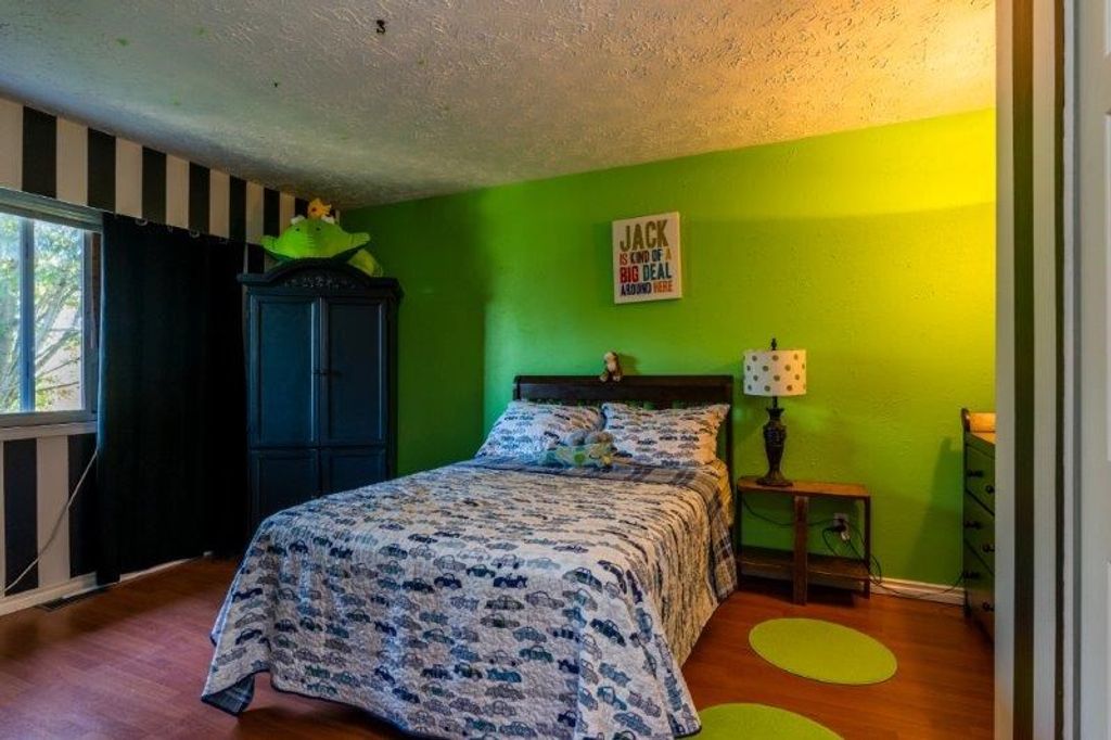 listing image 1107768220949668495