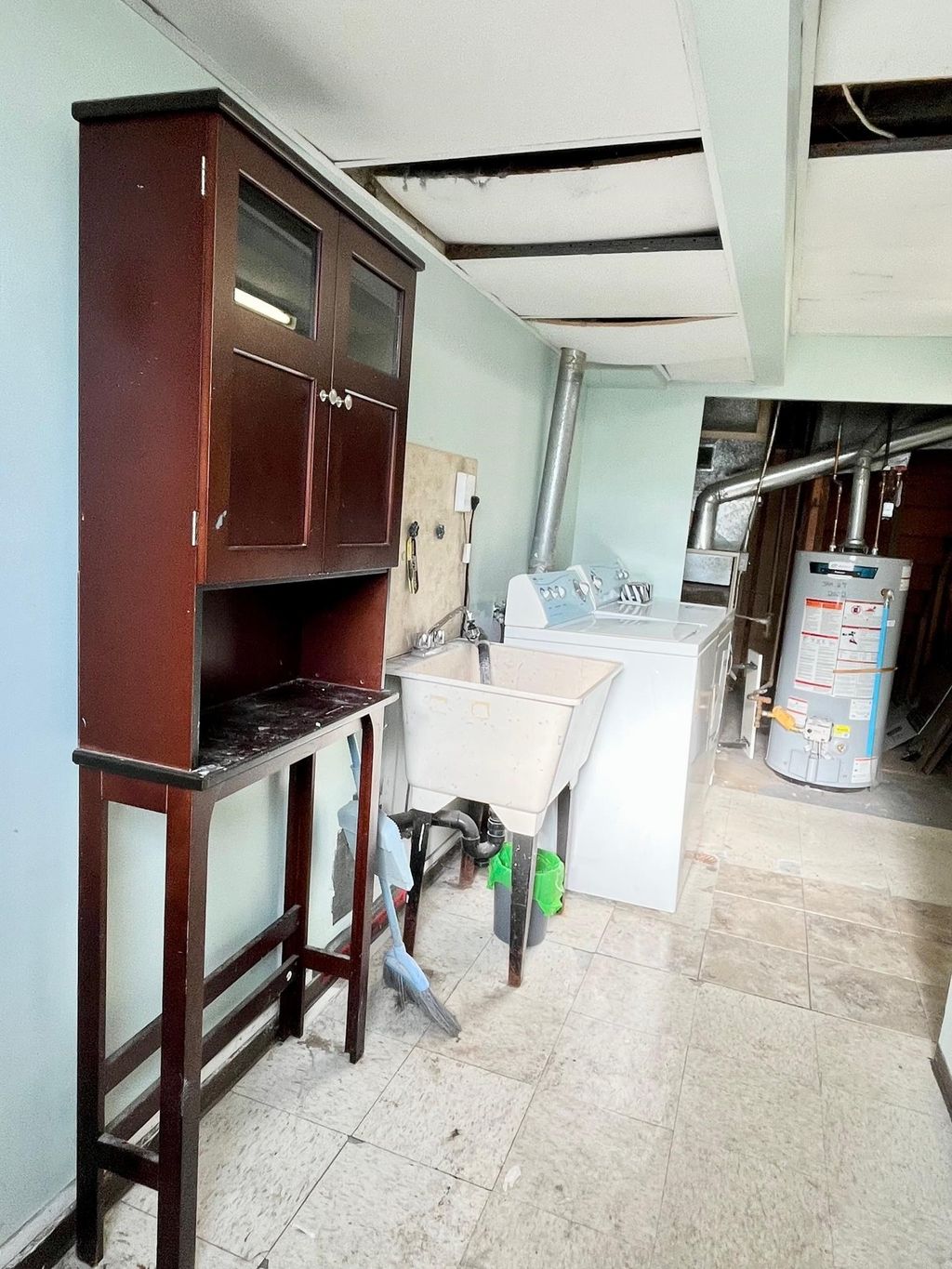 listing image 1102096096128138727