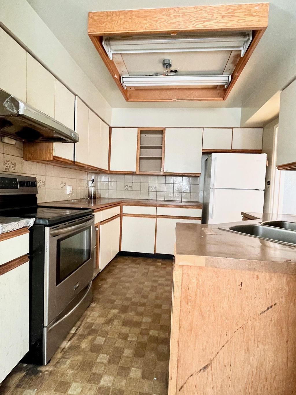 listing image 1103748549476850033