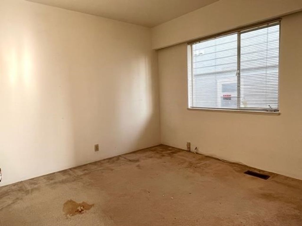 listing image 1106517567777377379