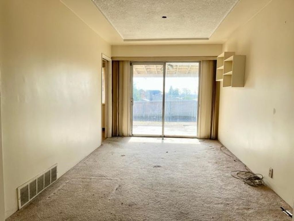 listing image 1109470028514302261
