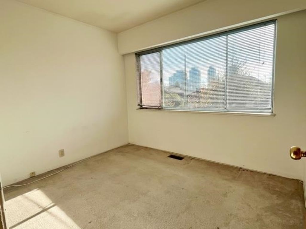 listing image 1103070533011336262