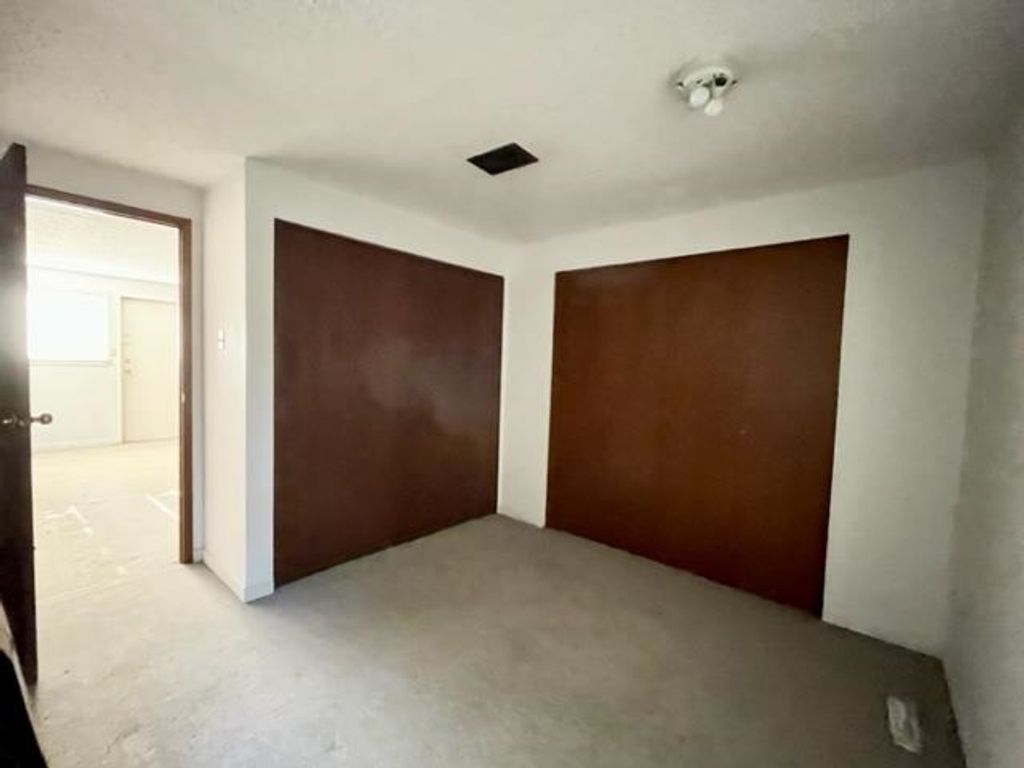listing image 1101923019102943854