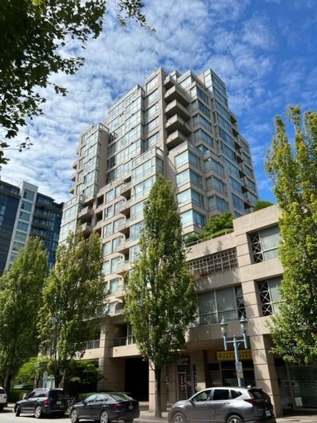 listing image 1107158619497088753
