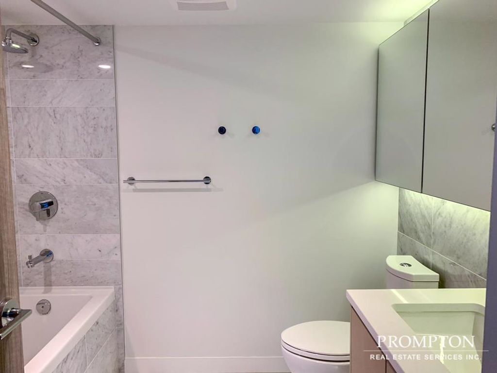 listing image 1109548874003478584