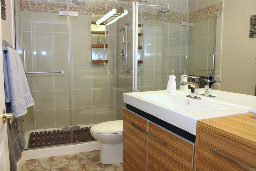 listing image 1109875658000043191