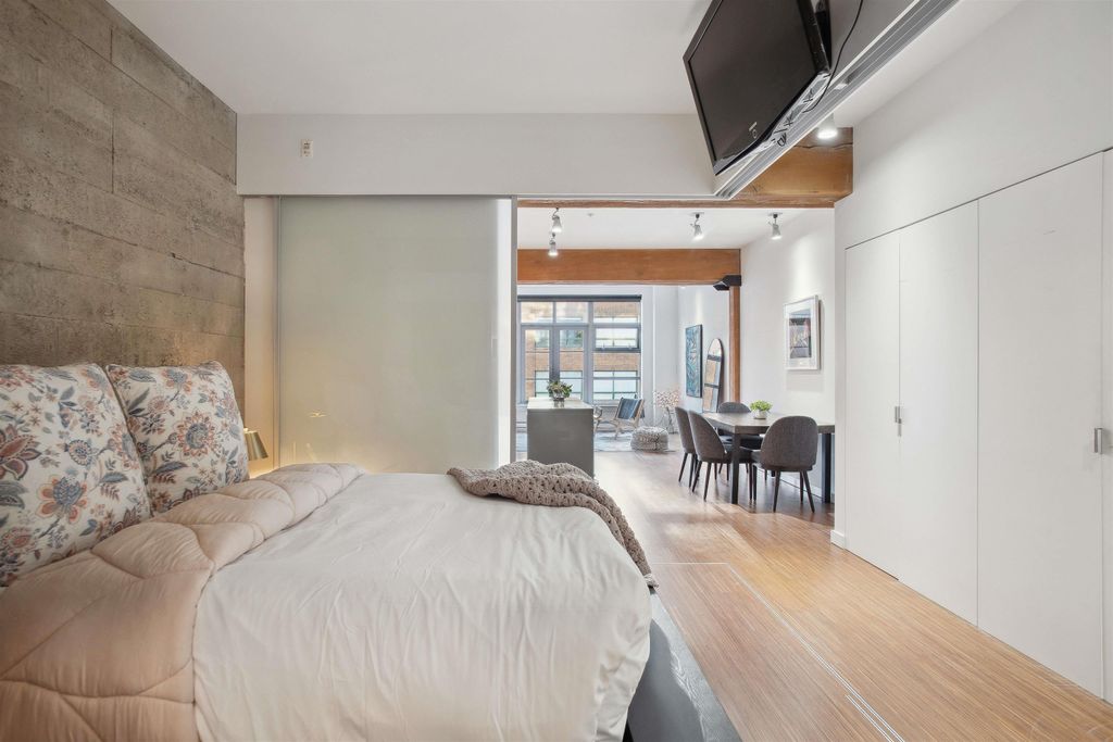 listing image 1100114009939846360