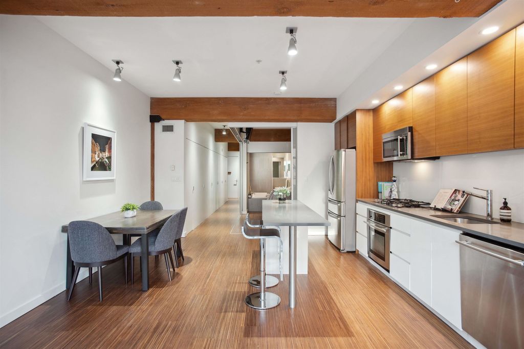 listing image 1105896067601060401