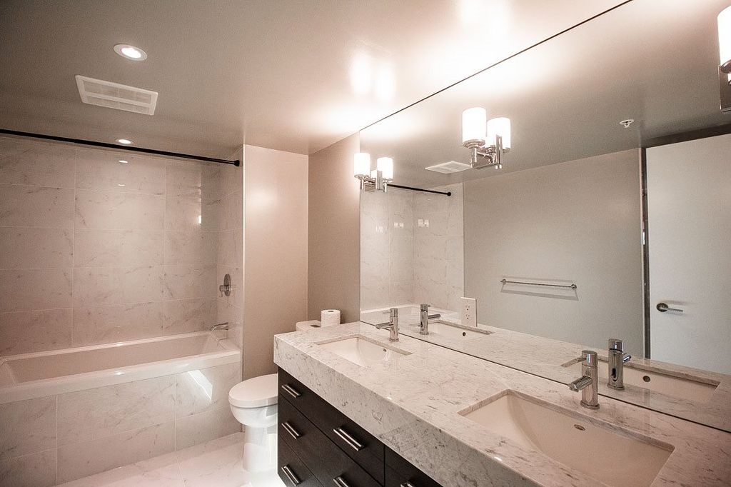 listing image 1105679343583488521