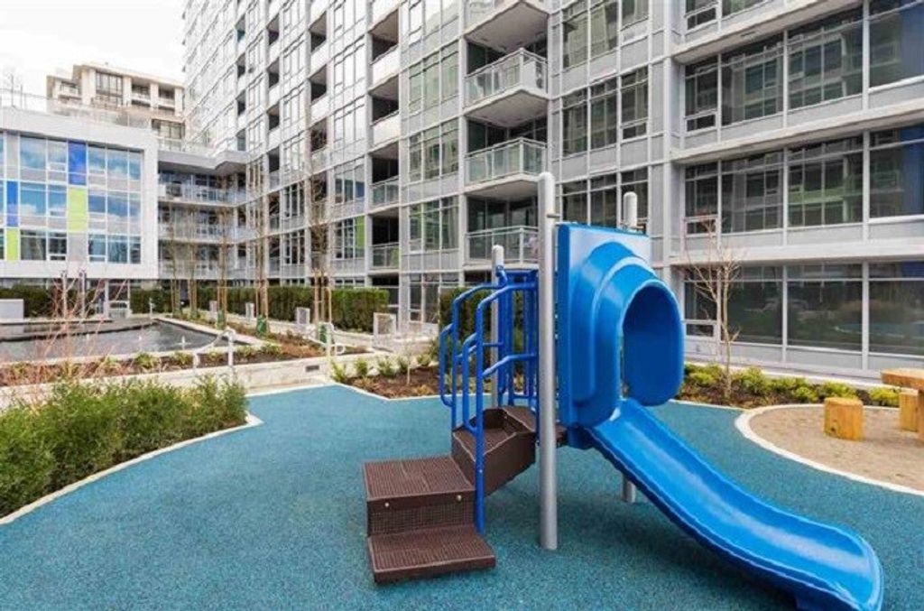 listing image 1104186339484649760