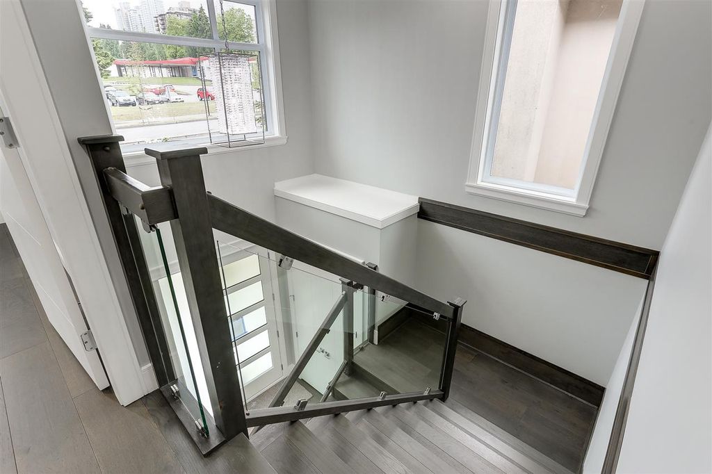 listing image 1109190140826594674
