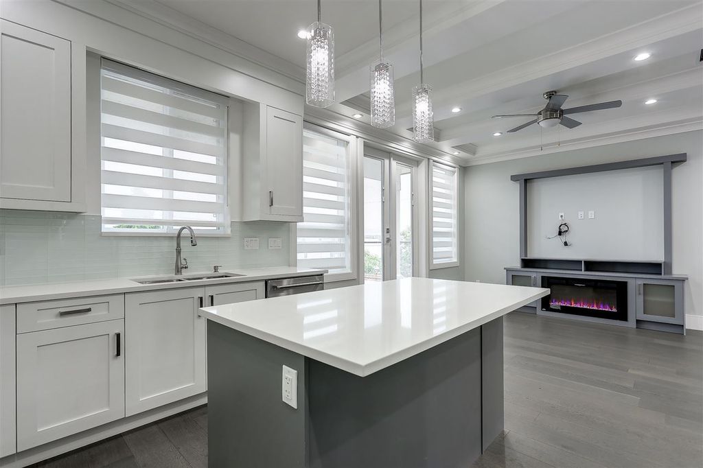 listing image 1108554108577416019