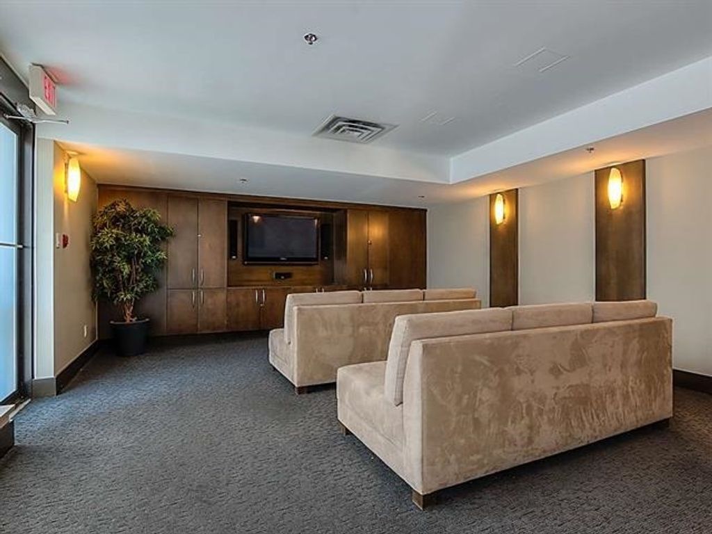 listing image 1103603168560092001