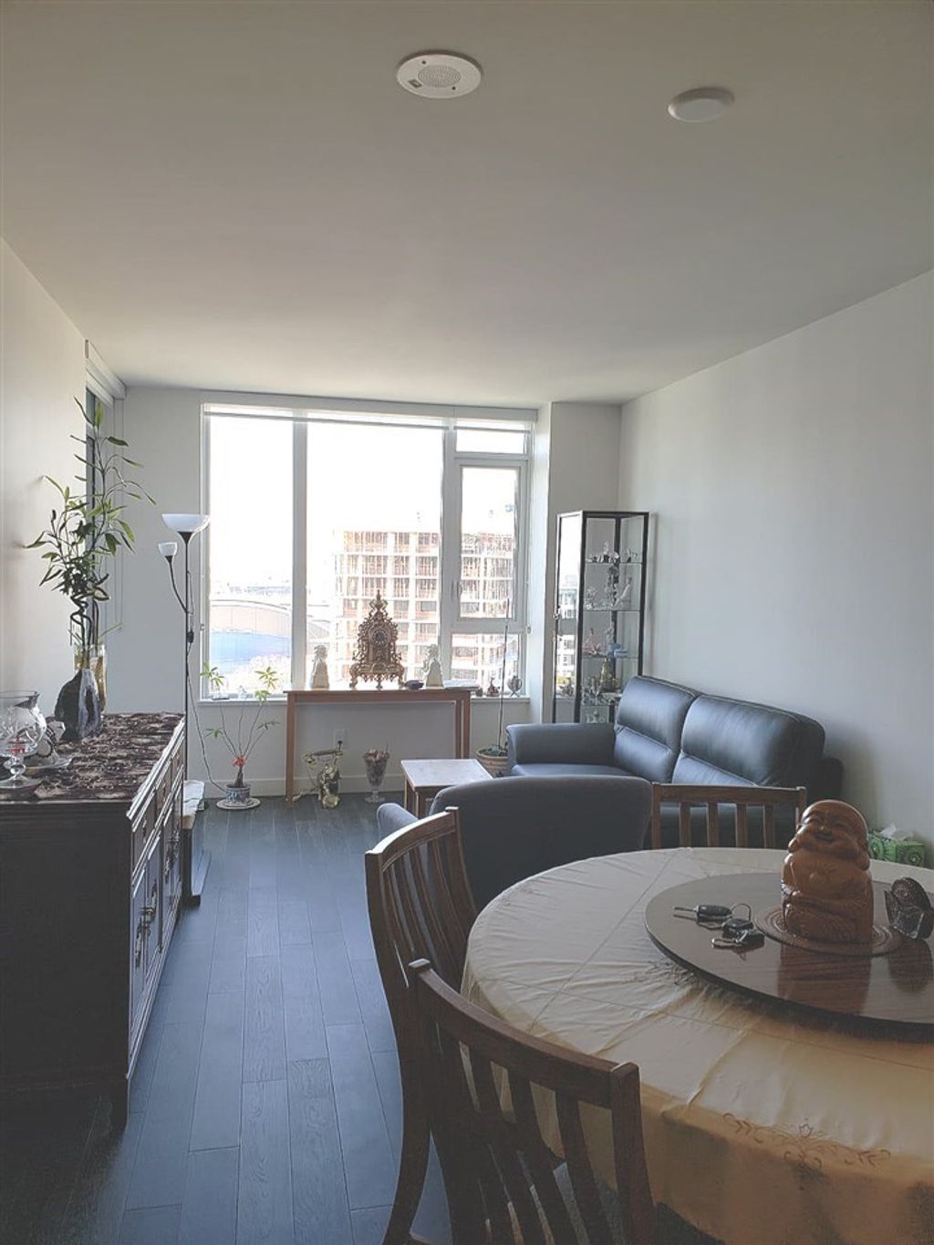 listing image 1105471482165573098