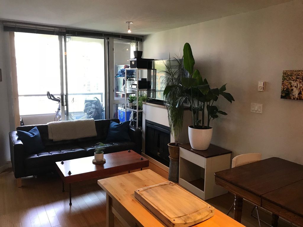 listing image 1103864106252012899